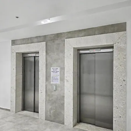 Mico Vuella Appartamento Golem (Tirana)